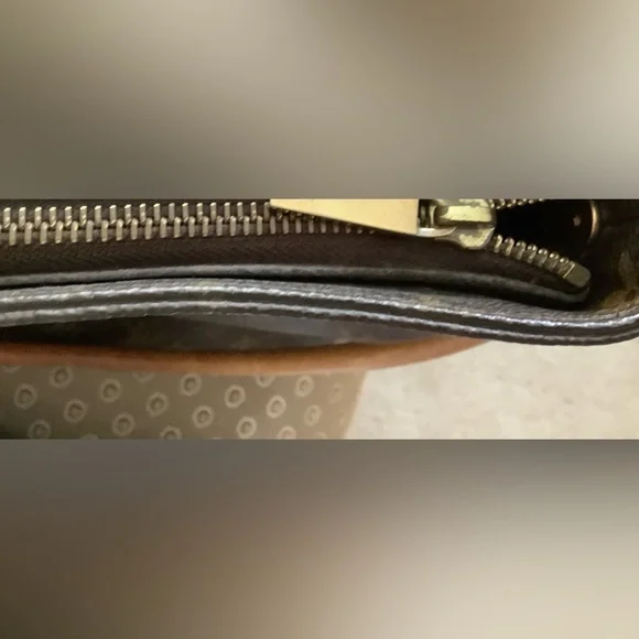 Louis Vuitton Monogram Looping GM Shoulder Bag. DU0051 - Very Good Condition. - Picture 6 of 16